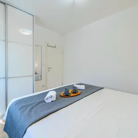 Apartment Holiday 아파트 Vranjic